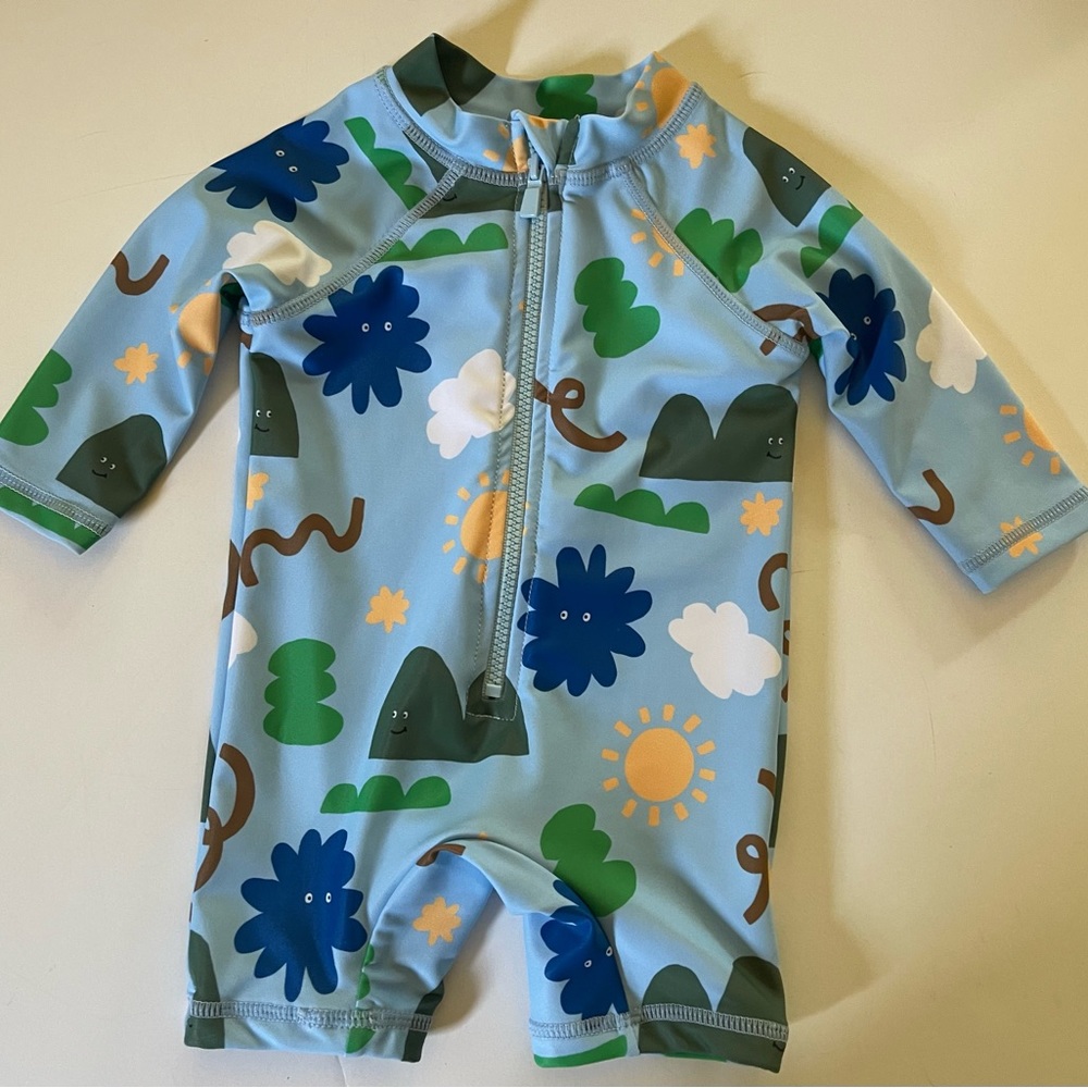 Baby boys size 0-3 months Rashguard swimsuit